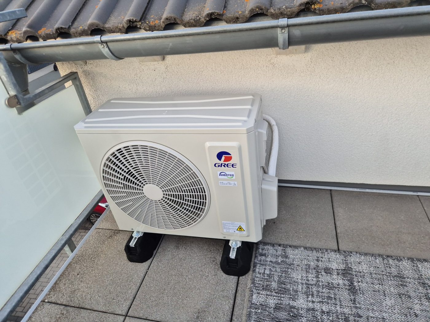 Gree Außengerät auf Balkon